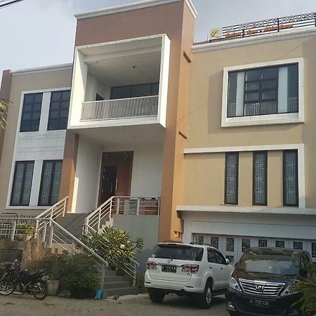 Bintara Jaya Yemima Guest House Bekasi Eksteriør billede